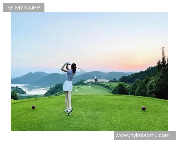 沉着挥杆，不惧湿冷：南边冬天高尔夫才智穿搭全攻略